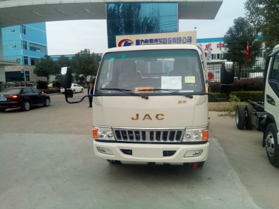 江淮駿鈴4米2氣瓶運(yùn)輸車(chē)